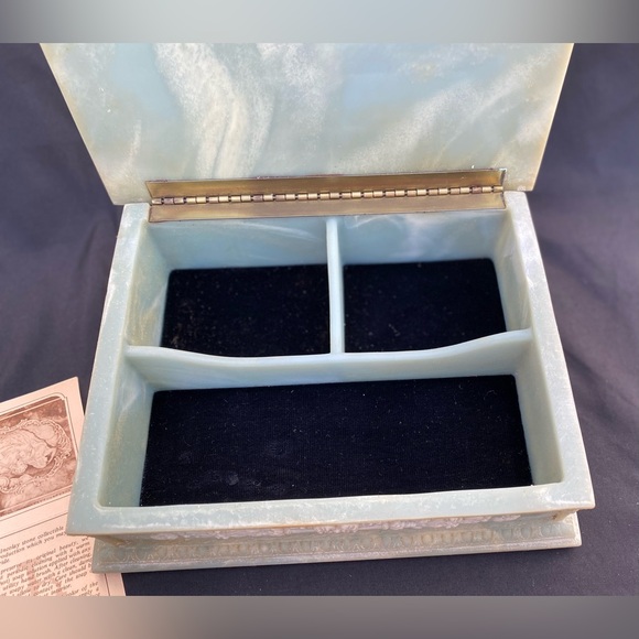 Incolay Carved Stone Hinged Jewelry Trinket Box with Compartments Gorgeous** - Picture 8 of 16